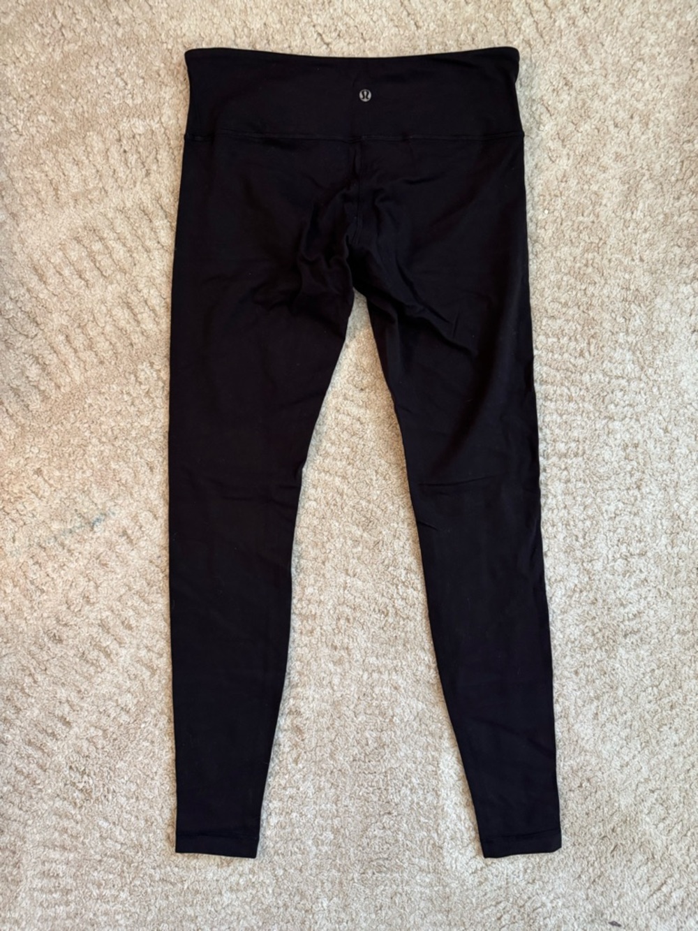 Lululemon solid black long length leggings, size 8 in EUC!